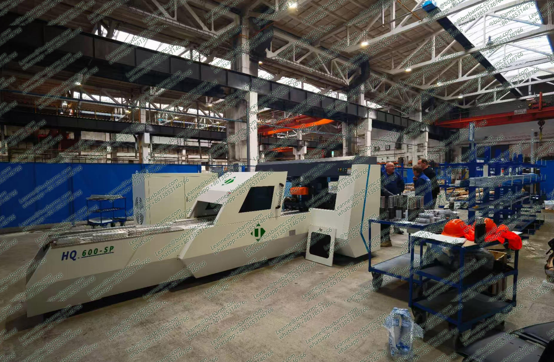 Instalação de Máquina de Barramento CNC na Europa